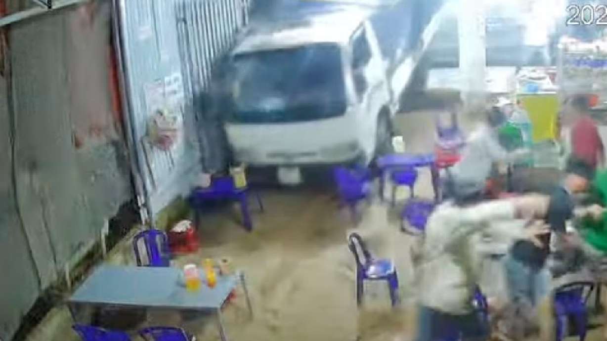 An uninvited truck enters a popular eating establishment in Krông Pắk District, Dak Lak Province, in Vietnam.
