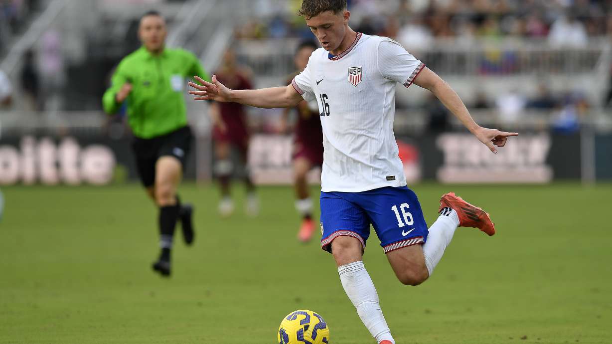 United States midfielder Jack McGlynn (16) plays the ball during the second half of an international friendly soccer game against Venezuela, Saturday, Jan 18, 2025, in Fort Lauderdale, Fla.