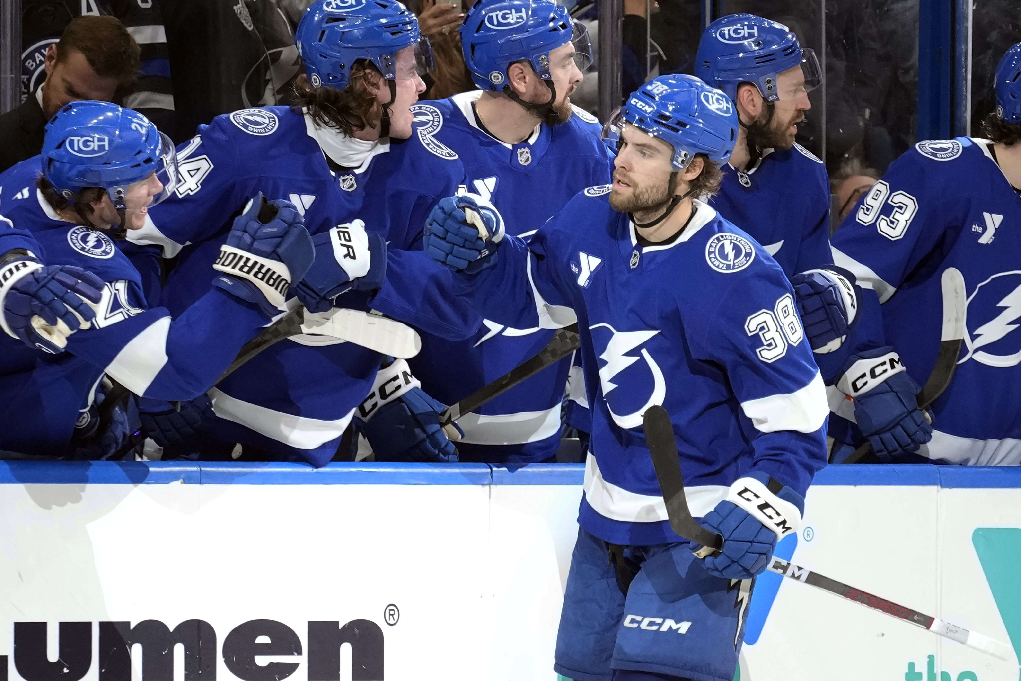 Hagel scores go-ahead goal early in 3rd and Lightning snap Senators' 5-game win streak 4-3