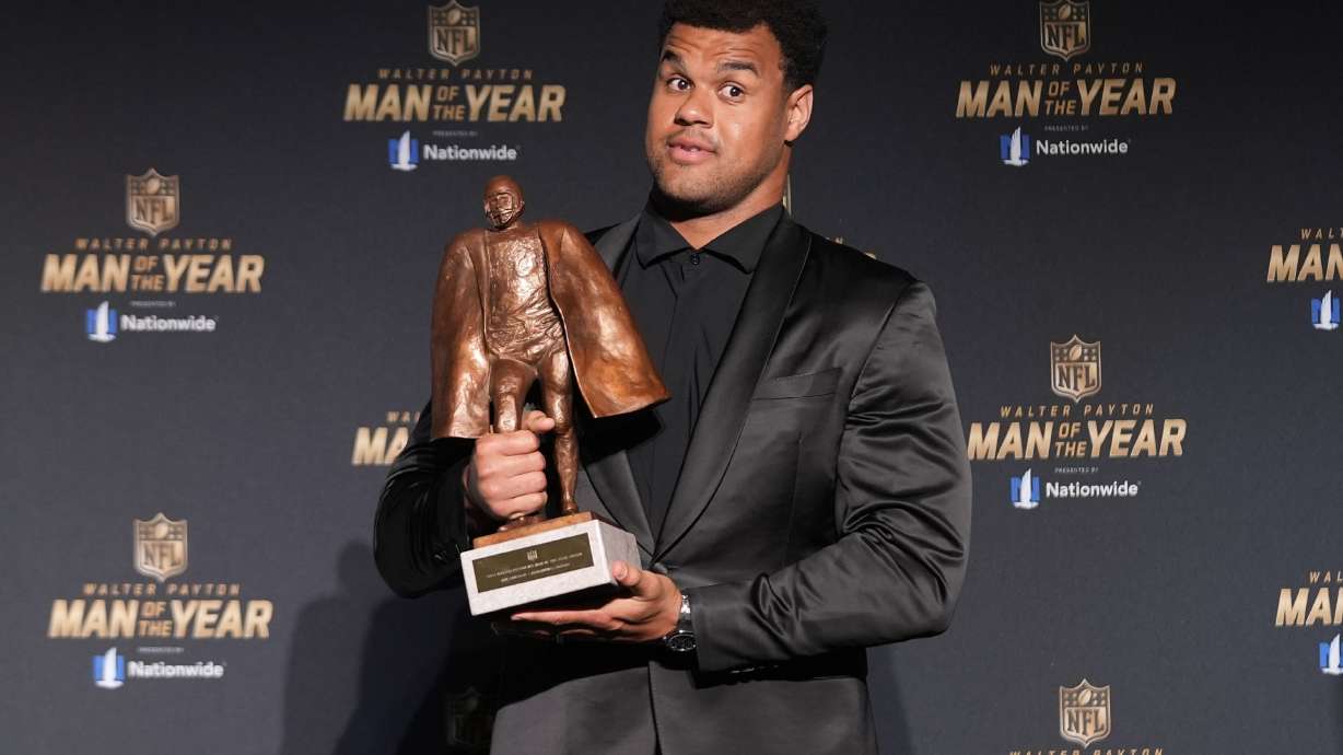 Jacksonville Jaguars defensive lineman Arik Armstead poses with his Walter Payton Man of the Year award at the NFL Honors award show ahead of the Super Bowl 59 football game, Thursday, Feb. 6, 2025, in New Orleans.