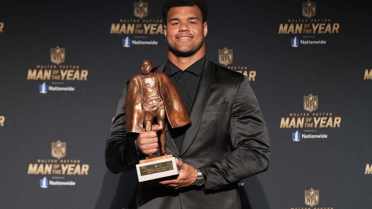 Jacksonville Jaguars defensive lineman Arik Armstead poses with his Walter Payton Man of the Year award at the NFL Honors award show ahead of the Super Bowl 59 football game, Thursday, Feb. 6, 2025, in New Orleans.