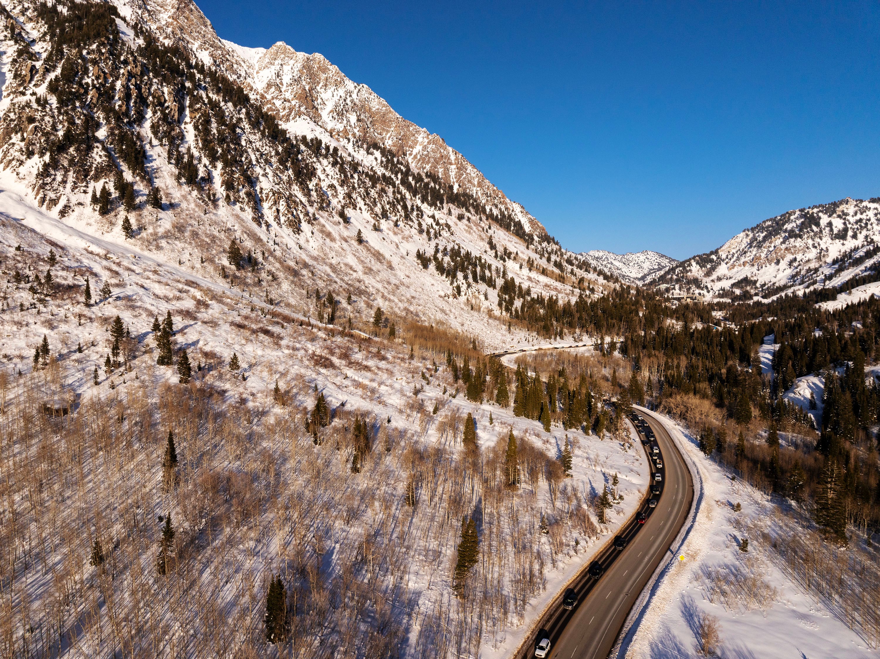 Featured image for article: Utah Transportation Advances Bus Service and Toll Plans for Little Cottonwood Canyon