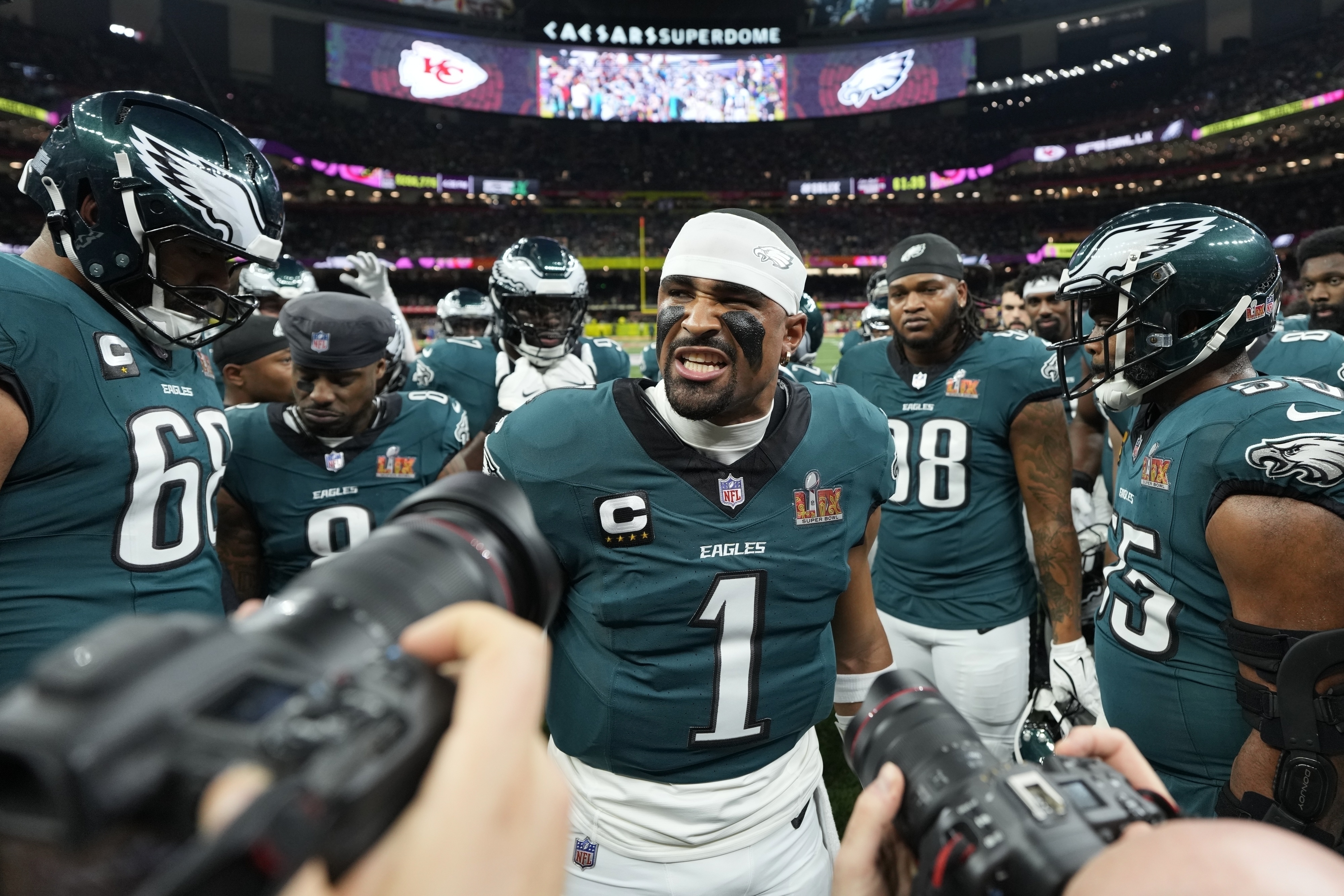Philadelphia Eagles quarterback Jalen Hurts (1) huddles up his teammates prior to the NFL Super Bowl 59 football game against the Kansas City Chiefs, Sunday, Feb. 9, 2025, in New Orleans.