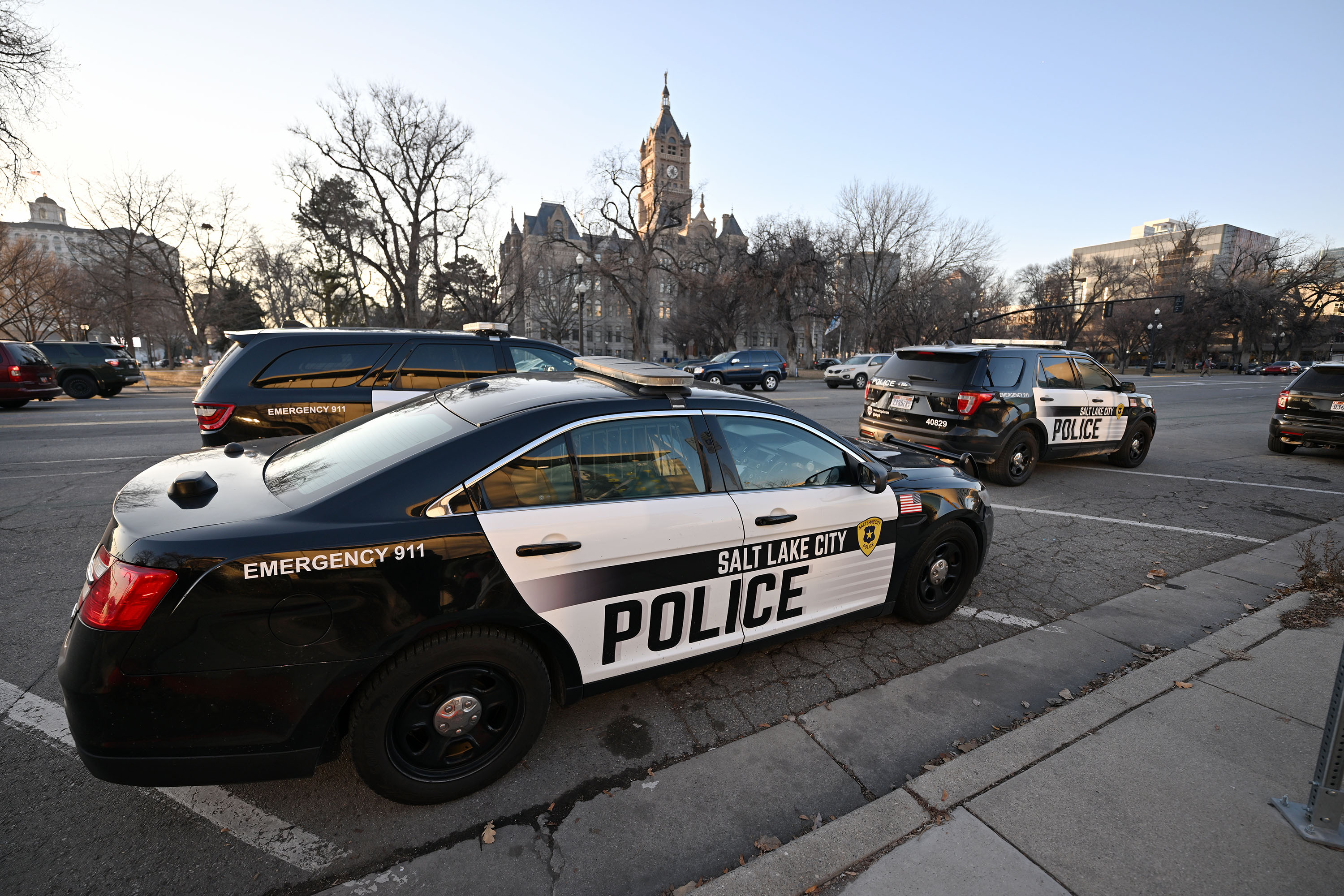 Could Salt Lake City lose funding if it doesn't work with state police on crime?