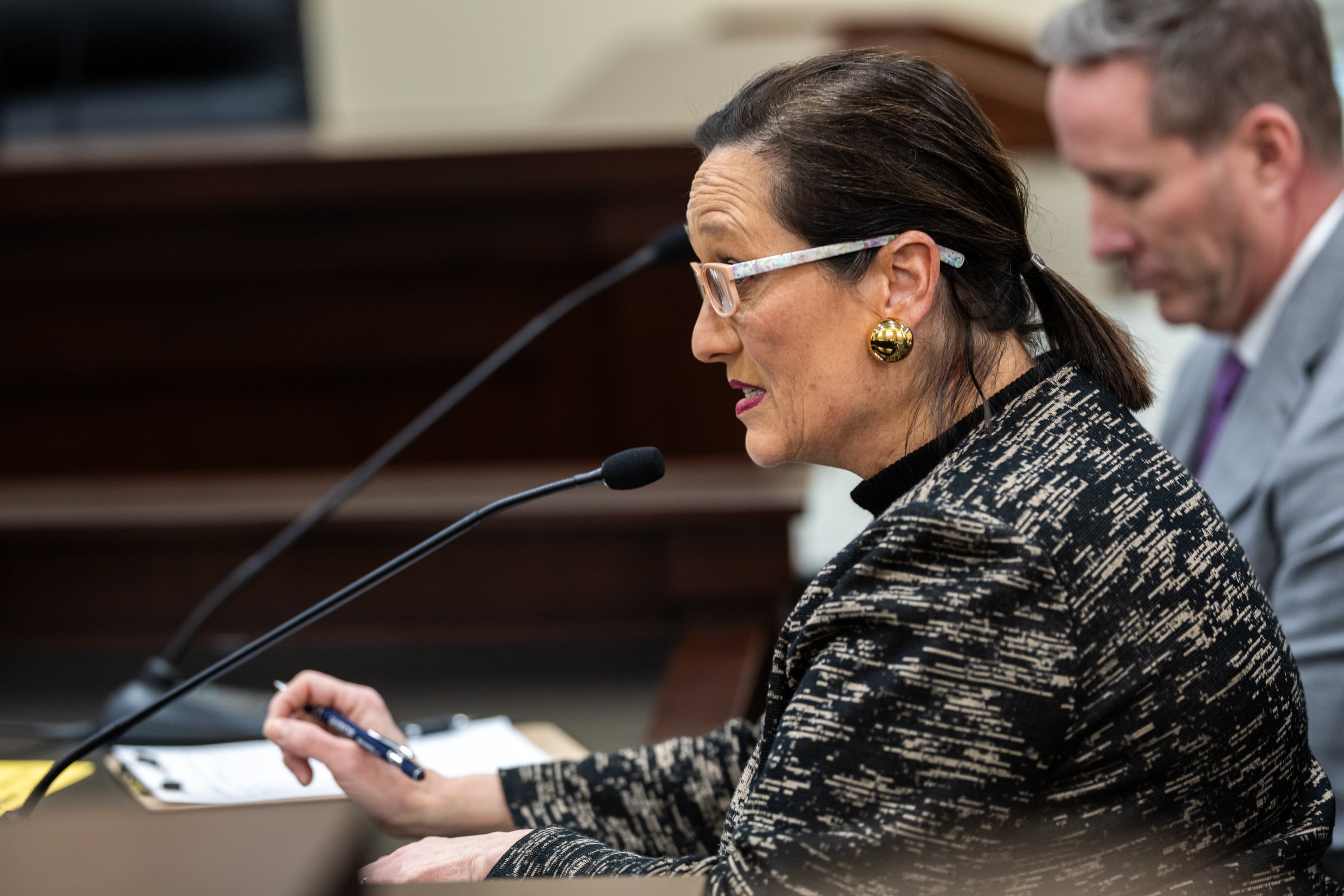 Elaine Oaks gives public comment in support of HB81 after Rep. Stephanie Gricius, R-Eagle Mountain, sponsored HB81 in the Senate Committee room at the State Capitol in Salt Lake City on Thursday.