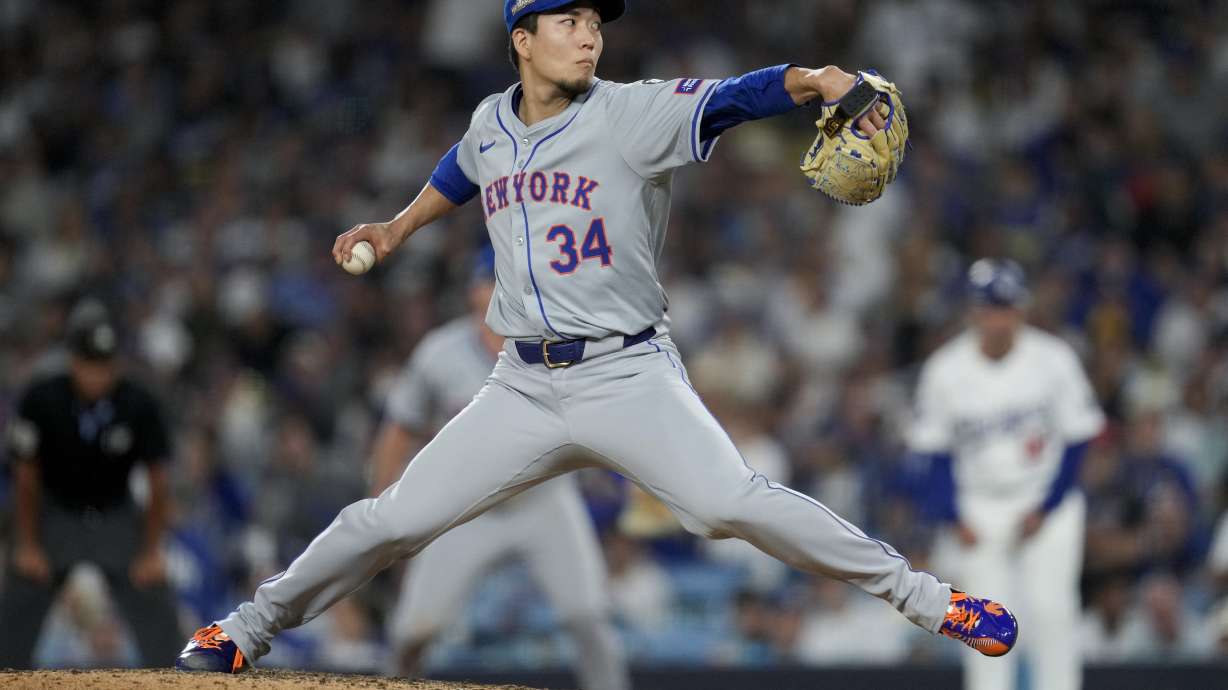 FILE - New York Mets pitcher Kodai Senga throws against the Los Angeles Dodgers during the seventh inning in Game 6 of a baseball NL Championship Series, Oct. 20, 2024, in Los Angeles.