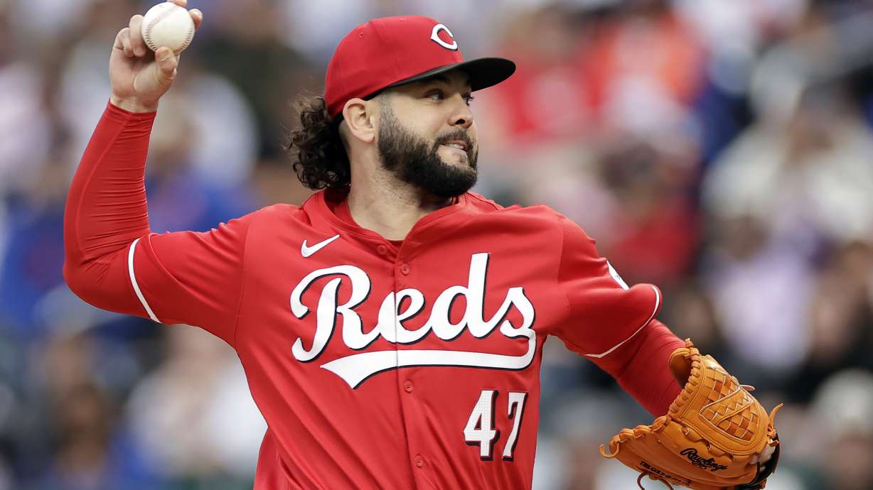 FILE - Cincinnati Reds' Jakob Junis pitches during the first inning of a baseball game against the New York Mets Saturday, Sept. 7, 2024, in New York.