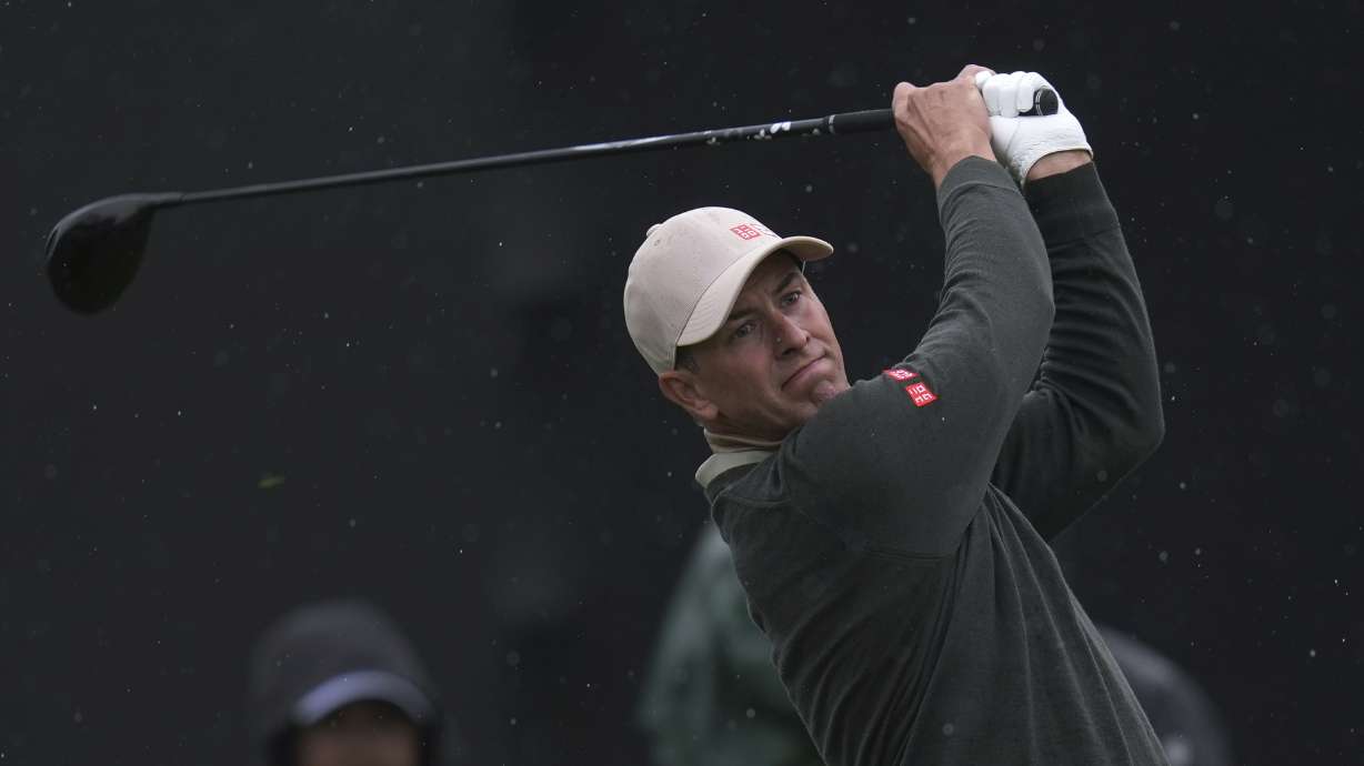 Adam Scott, of Australia, hits his tee shot on the seventh hole on the hole of the South Course at Torrey Pines during the first round of the Genesis Invitational golf tournament Thursday, Feb. 13, 2025, in San Diego.