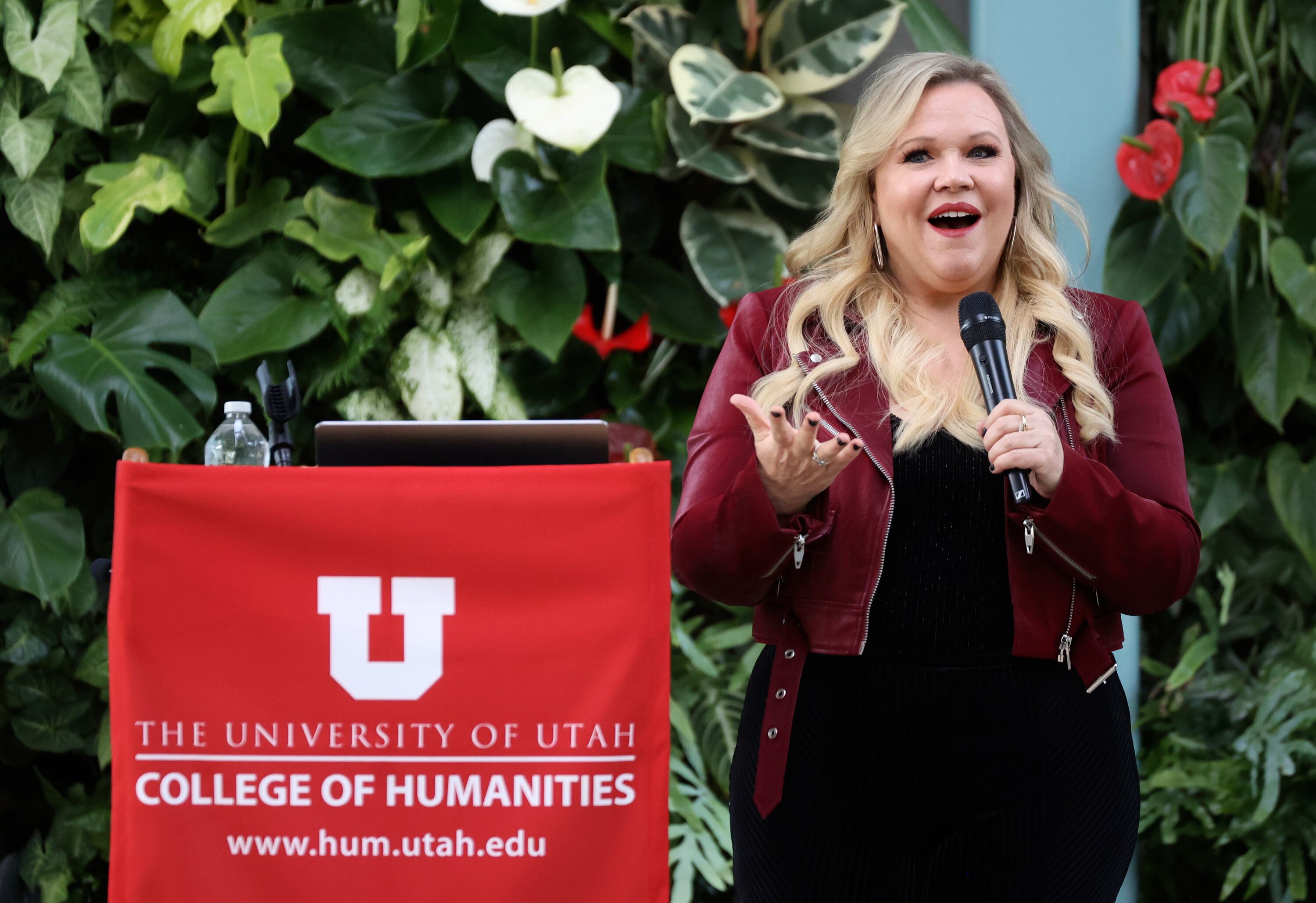 ESPN's Holly Rowe to deliver commencement address at her alma mater — the University of Utah