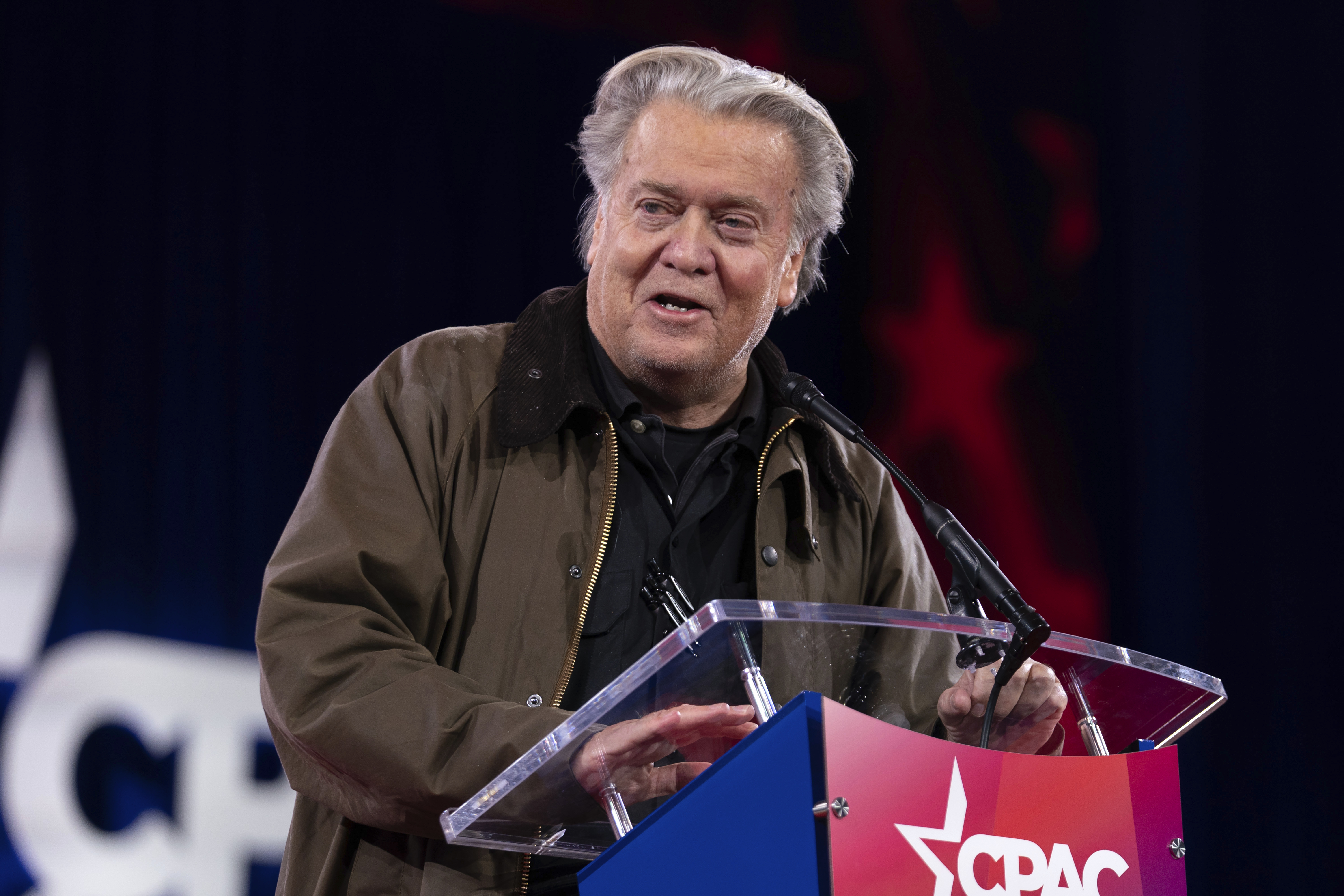 Steve Bannon accused of straight-arm Nazi salute at CPAC, says it was just 'a wave'