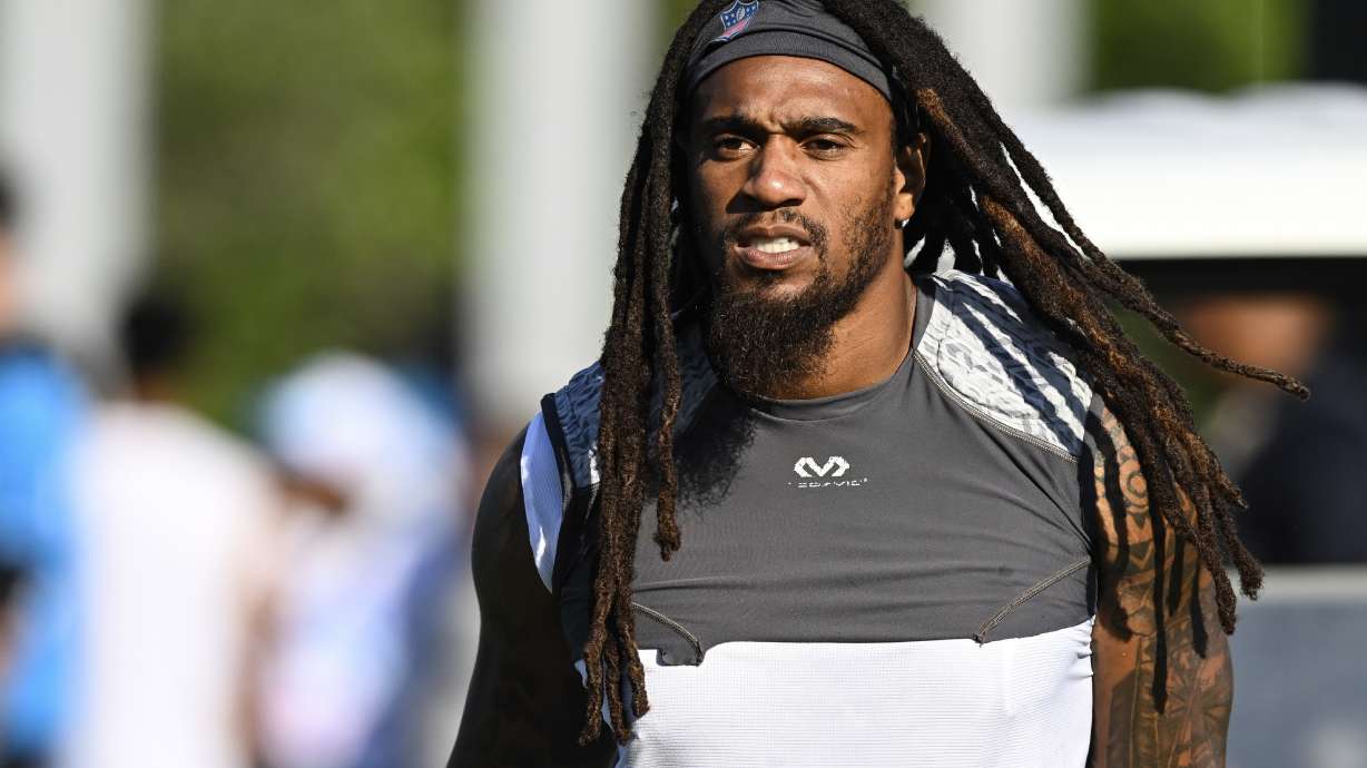 FILE - Carolina Panthers linebacker Shaq Thompson arrives for an NFL football joint practice with the New York Jets, Aug. 15, 2024, in Charlotte, N.C.