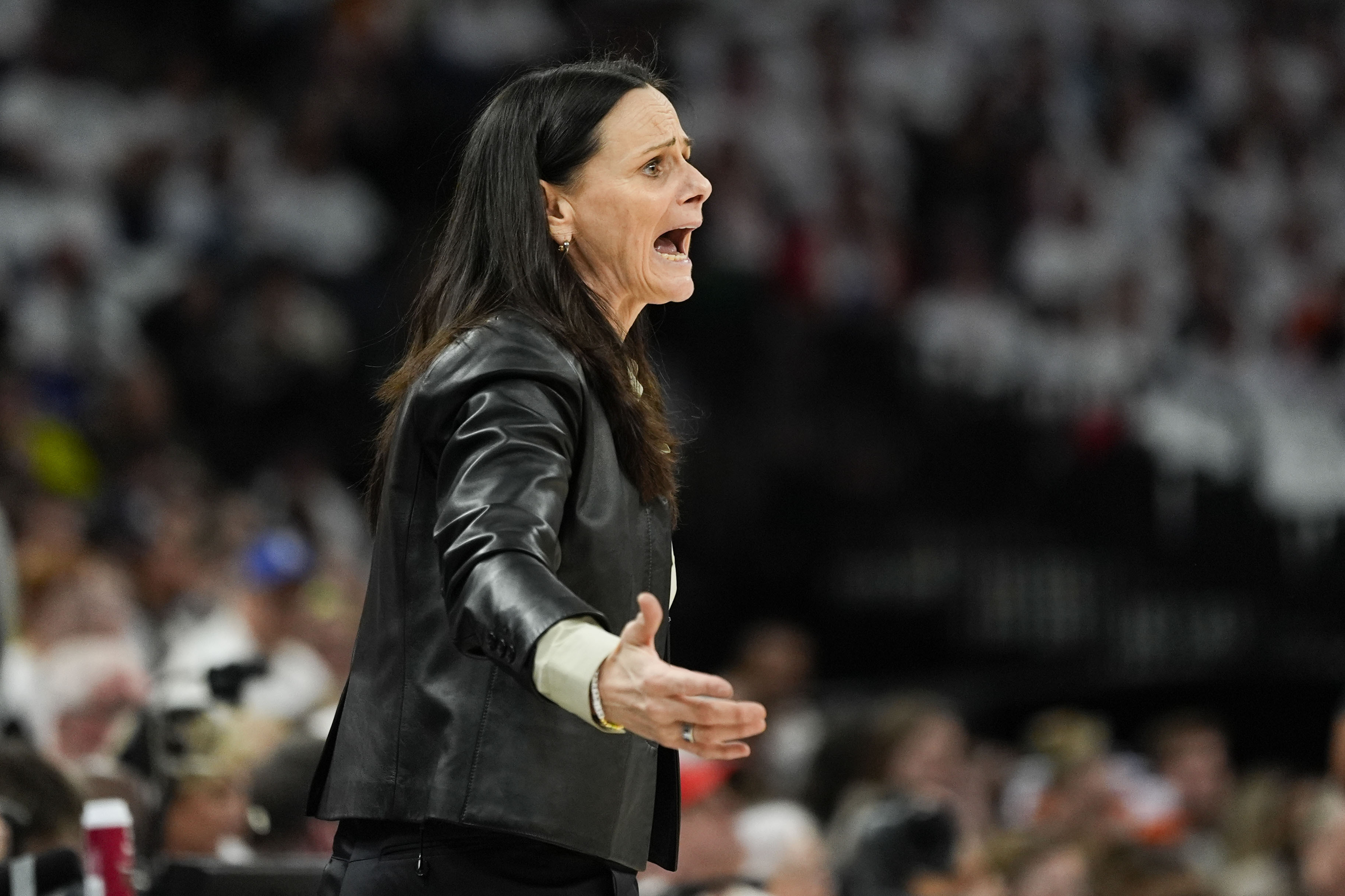 Brondello extends Australian Opals coaching contract to the 2028 Olympics in Los Angeles