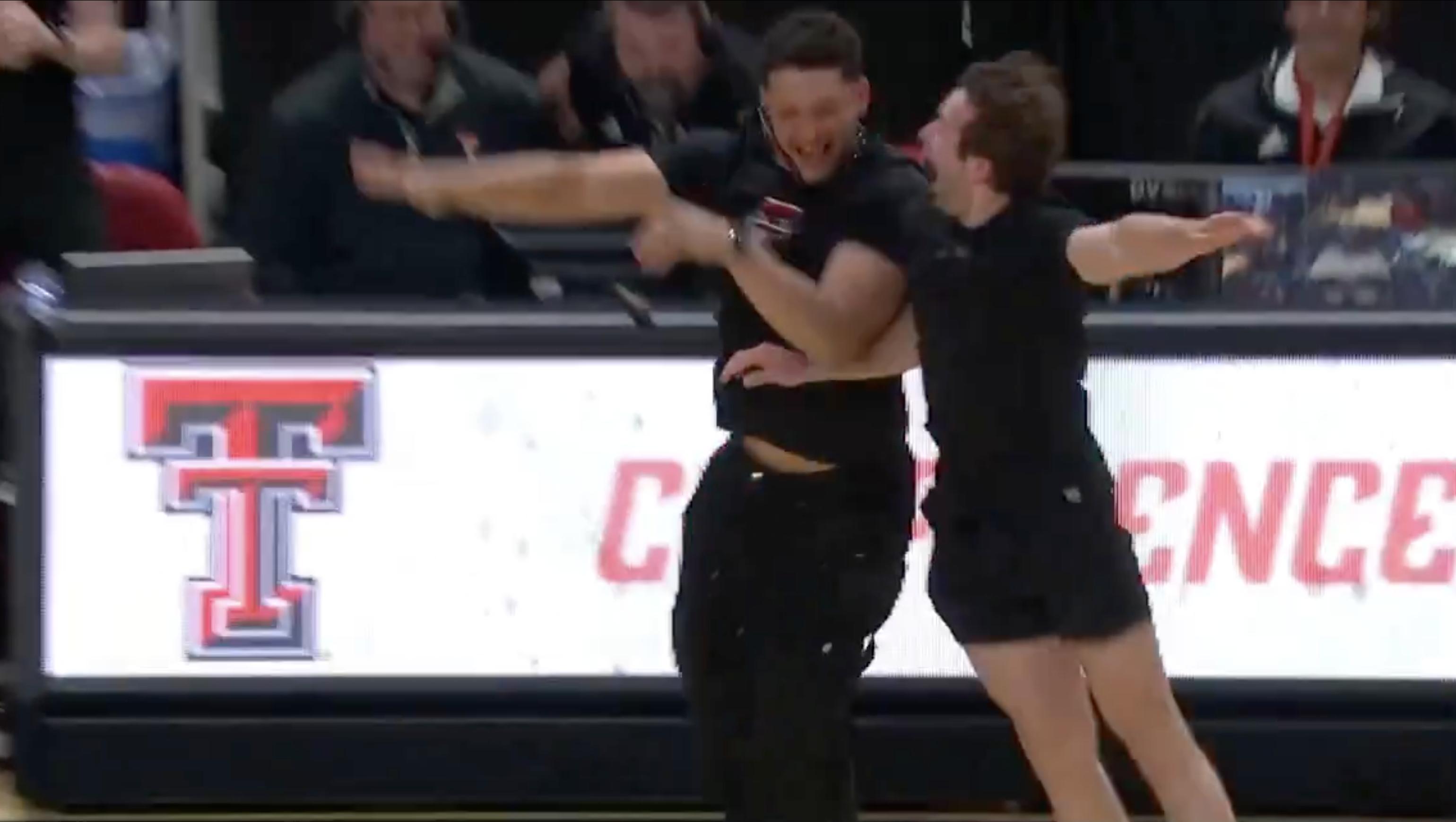 Have You Seen This? Texas Tech fan makes full-court putt, celebrates with Mahomes