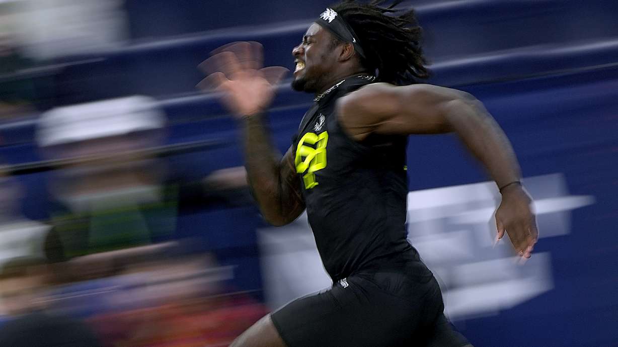 Texas A&M defensive lineman Shemar Stewart runs a 40-yard dash at the NFL football scouting combine, Thursday, Feb. 27, 2025, in Indianapolis.