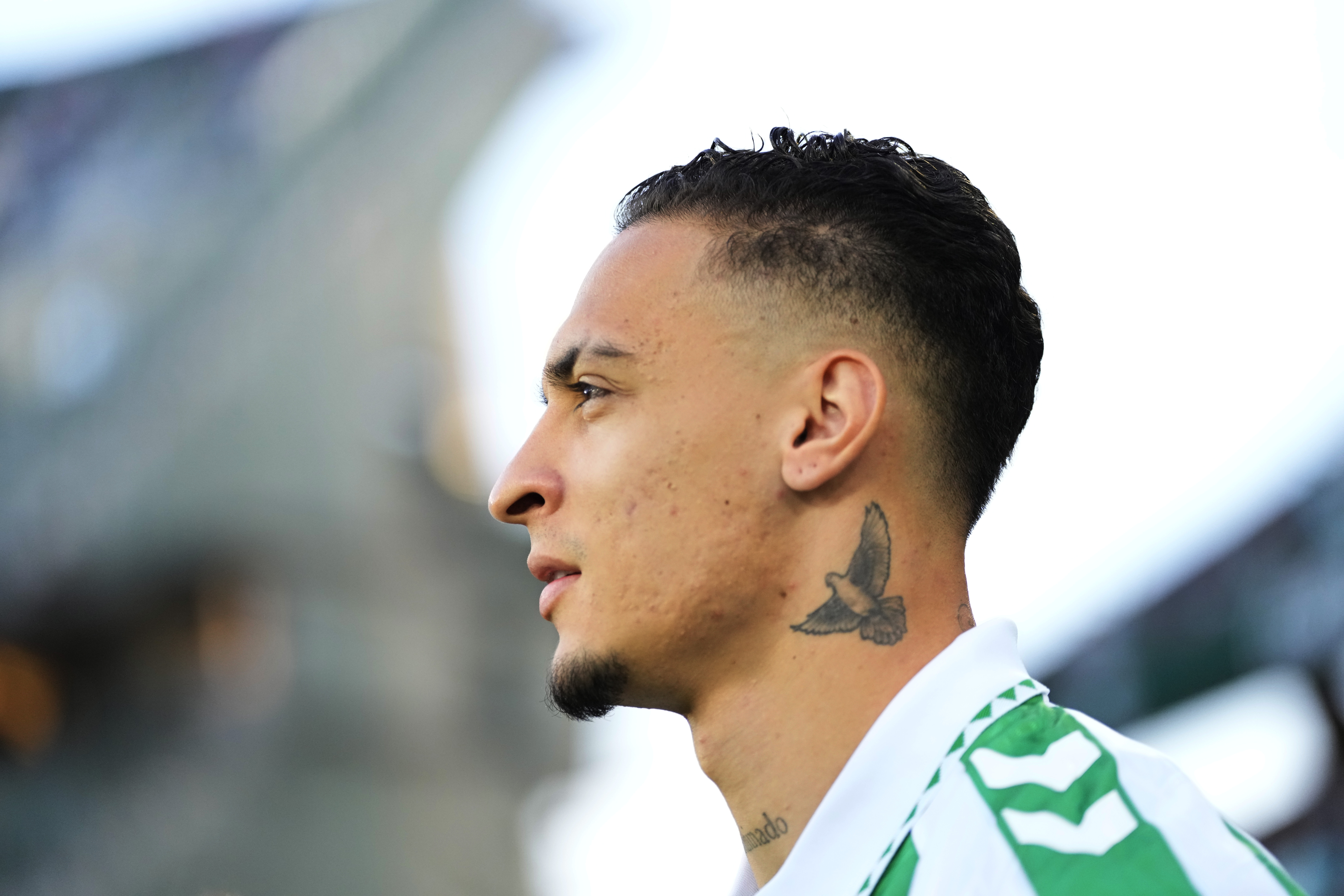 Betis' Antony waits for the start of the Conference League playoff second leg soccer match between Betis and Gent at the Benito Villamarin stadium in Seville, Spain, Thursday Feb. 20, 2025. 