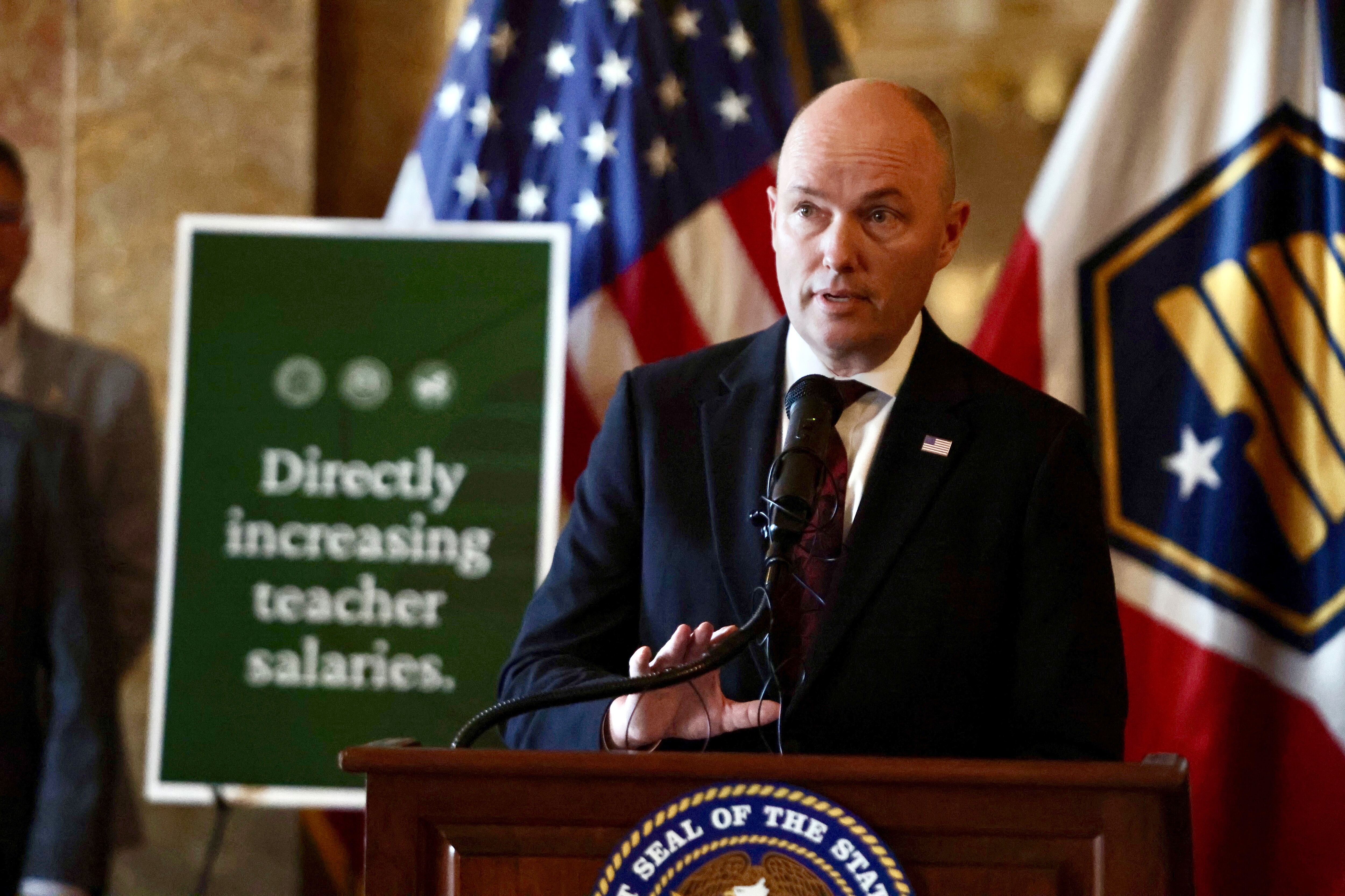 Pay raise: Governor, lawmakers announce boosts to Utah teacher salaries