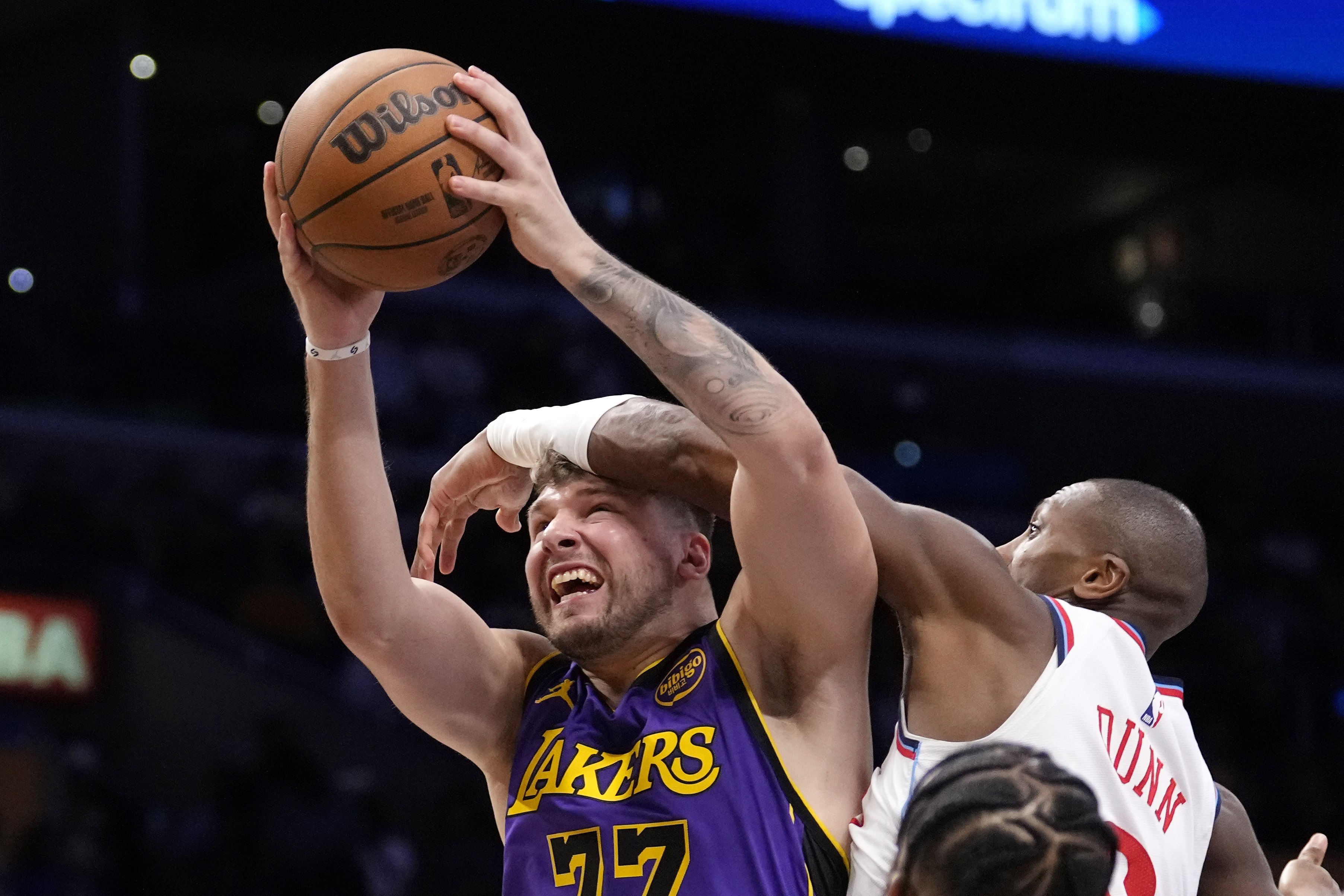 Luka Doncic scores 31 on his birthday, and the Lakers beat the Clippers ...
