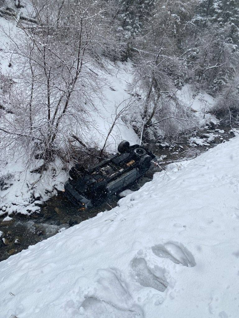 SR 92 reopens near Provo Canyon after 2 vehicles crash into river