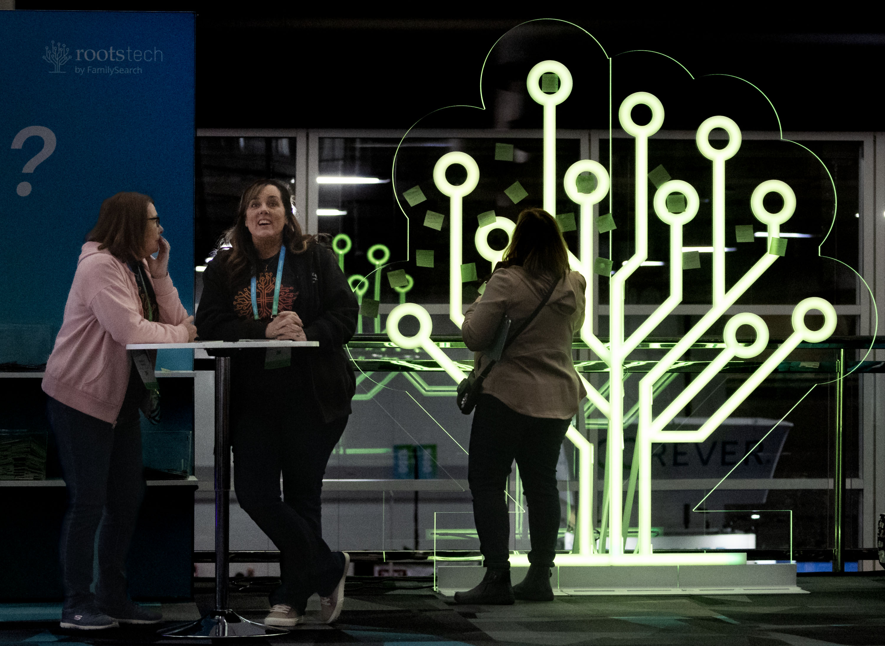 Actress, DNA expert to keynote next year's RootsTech. Tickets available now