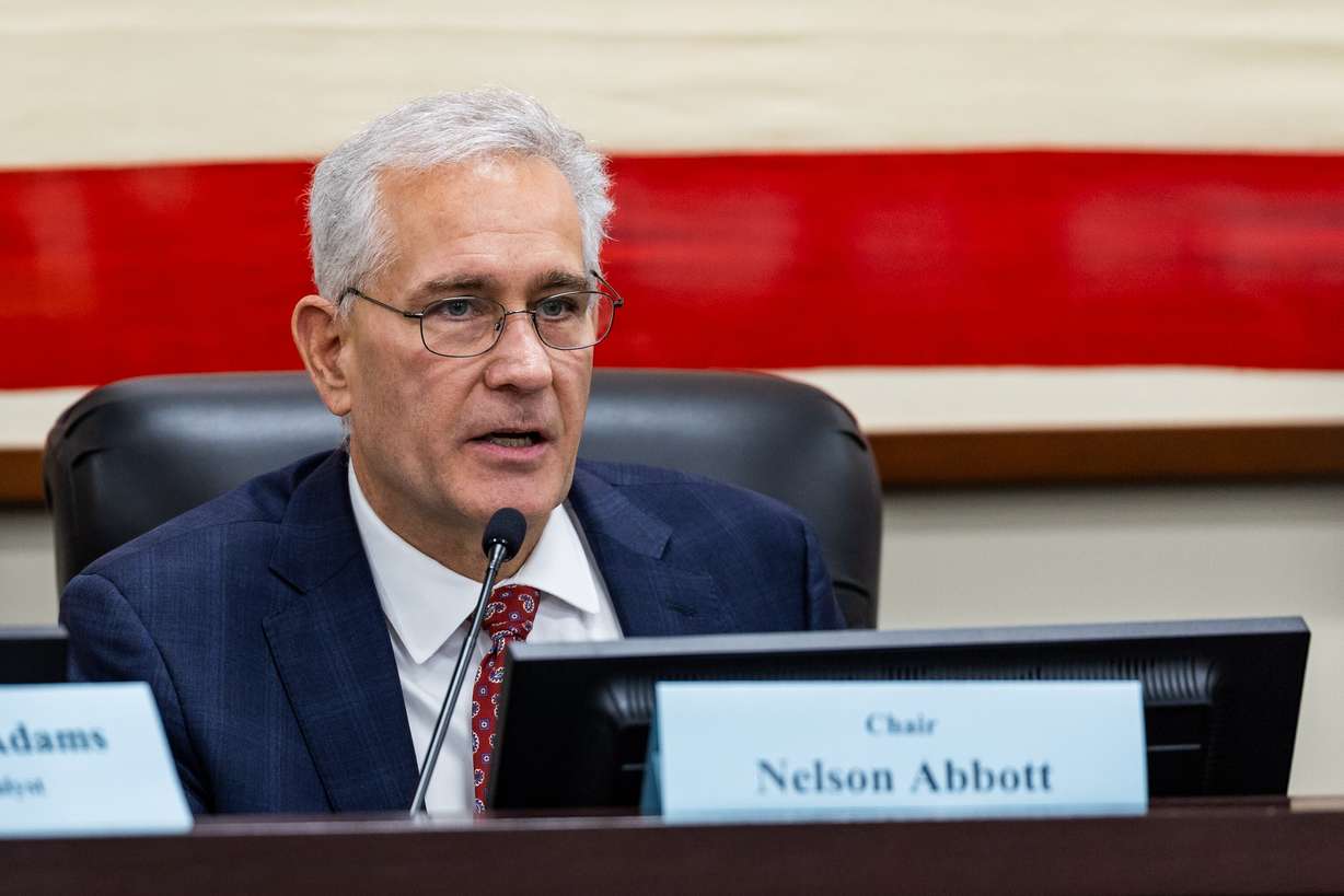 Rep. Nelson Abbott, R-Orem, introduces House Majority Whip Karianne Lisonbee, R-Syracuse, to sponsor HB252 in the Senate Committee room at the Capitol in Salt Lake City on Jan. 24.