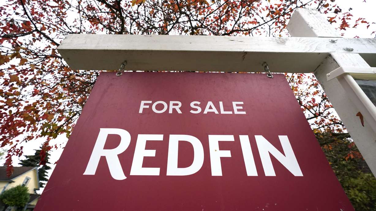 Mortgage lender Rocket Cos. has agreed to acquire online real estate brokerage Redfin in a deal valued at $1.75 billion, the company announced Monday.