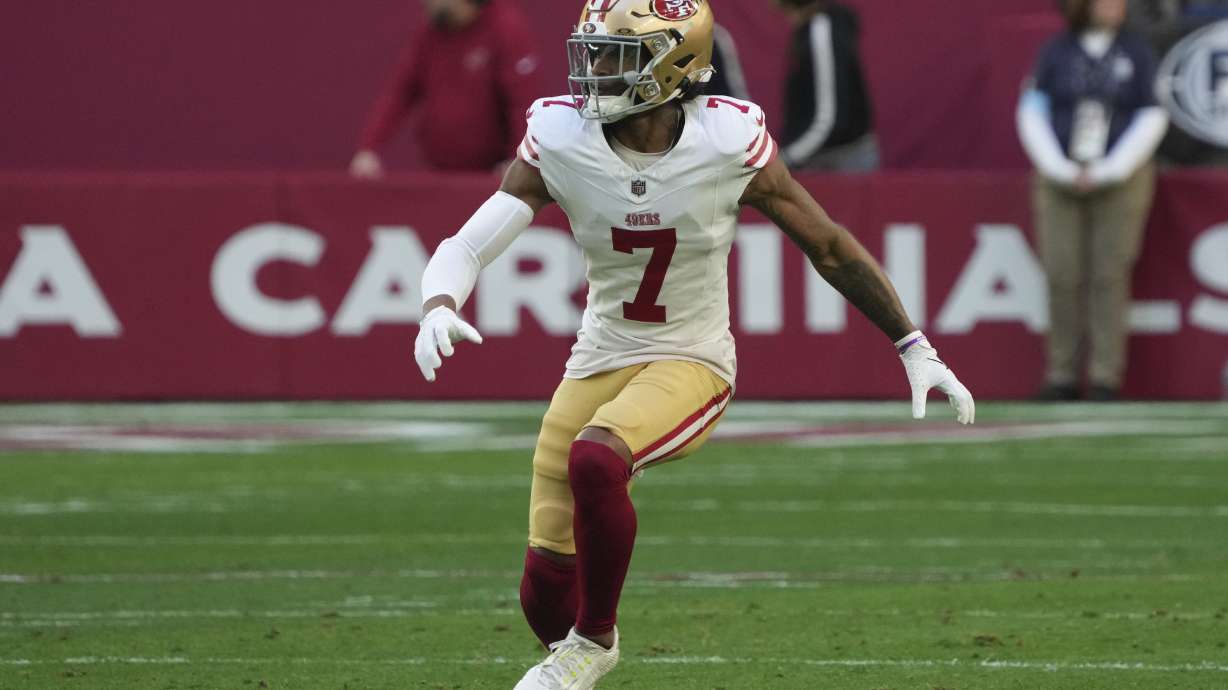 FILE - San Francisco 49ers cornerback Charvarius Ward (7) lines up against the Arizona Cardinals during the first half of an NFL football game, Jan. 5, 2025, in Glendale, Ariz.