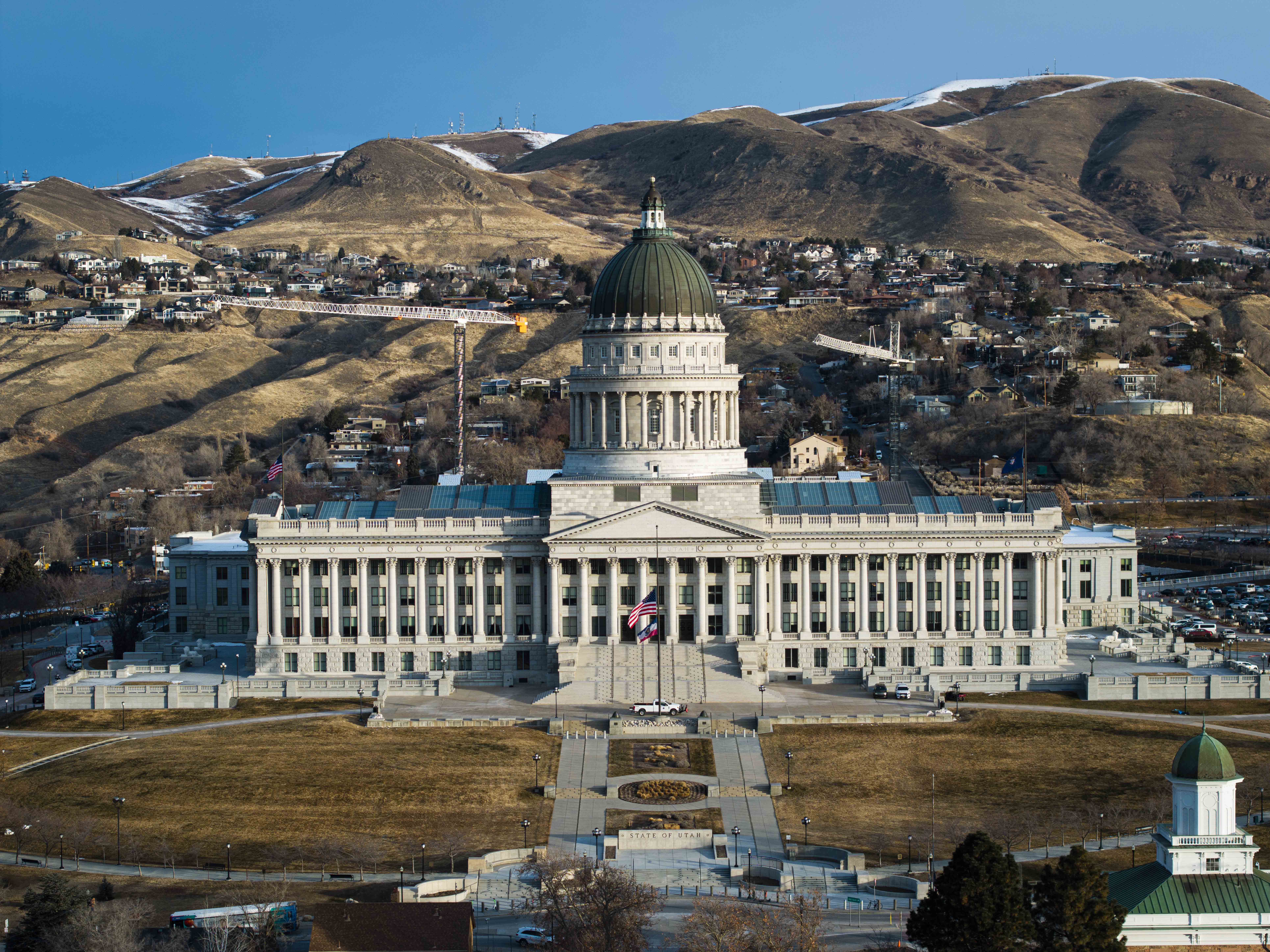 A proposal to establish a secretary of state in Utah to oversee elections hit a strong wall of opposition on Monday.