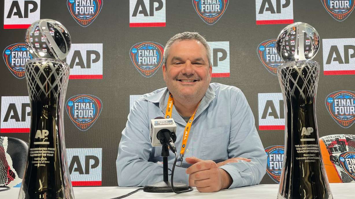 Associated Press basketball writer Doug Feinberg poses at the Women's Final Four NCAA college basketball tournament, Thursday, April 4, 2024, in Cleveland. Feinberg, who has covered the women’s basketball for nearly 20 years, has been chosen for the U.S. Basketball Writers Association Hall of Fame Class of 2025.