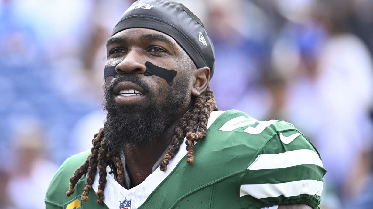 FILE - New York Jets linebacker C.J. Mosley (57) during an NFL football game against he Tennessee Titans Sunday, Sept. 15, 2024, in Nashville, Tenn.