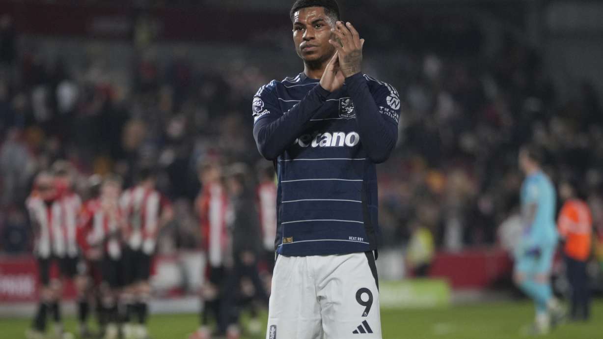 Aston Villa's Marcus Rashford applauds huis side fans after the end of the English Premier League soccer match between Brentford and Aston Villa at the Gtech Community stadium in London, Saturday, March 8, 2025.