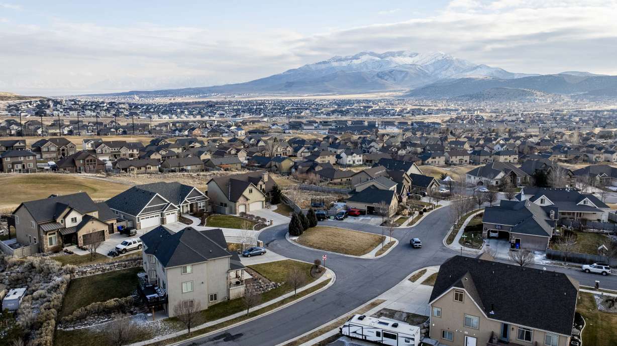 Homes stand in Eagle Mountain on Jan. 14. A new poll gauges Utahns' feelings about personal finances and the state and U.S. economies.
