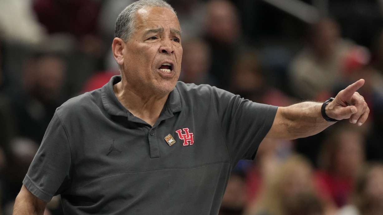 Houston head coach Kelvin Sampson talks to his players during the second half of an NCAA college basketball game against Arizona for the championship in the Big 12 Conference tournament, Saturday, March 15, 2025, in Kansas City, Mo.