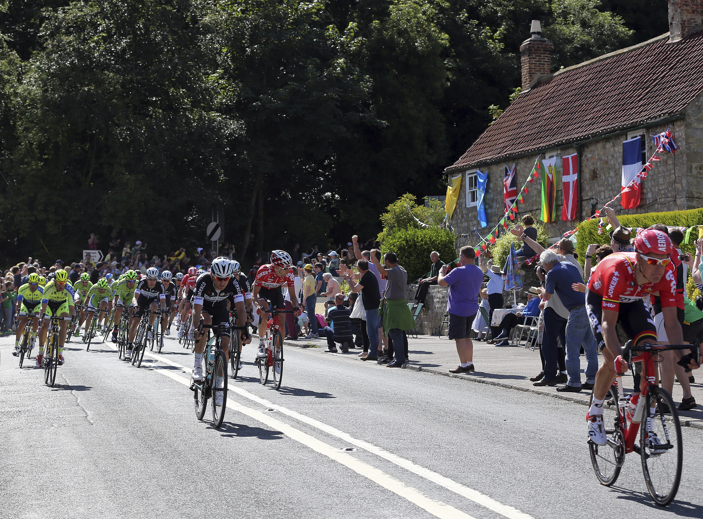 The Tour de France is returning to the UK in 2027 with a start from Edinburgh