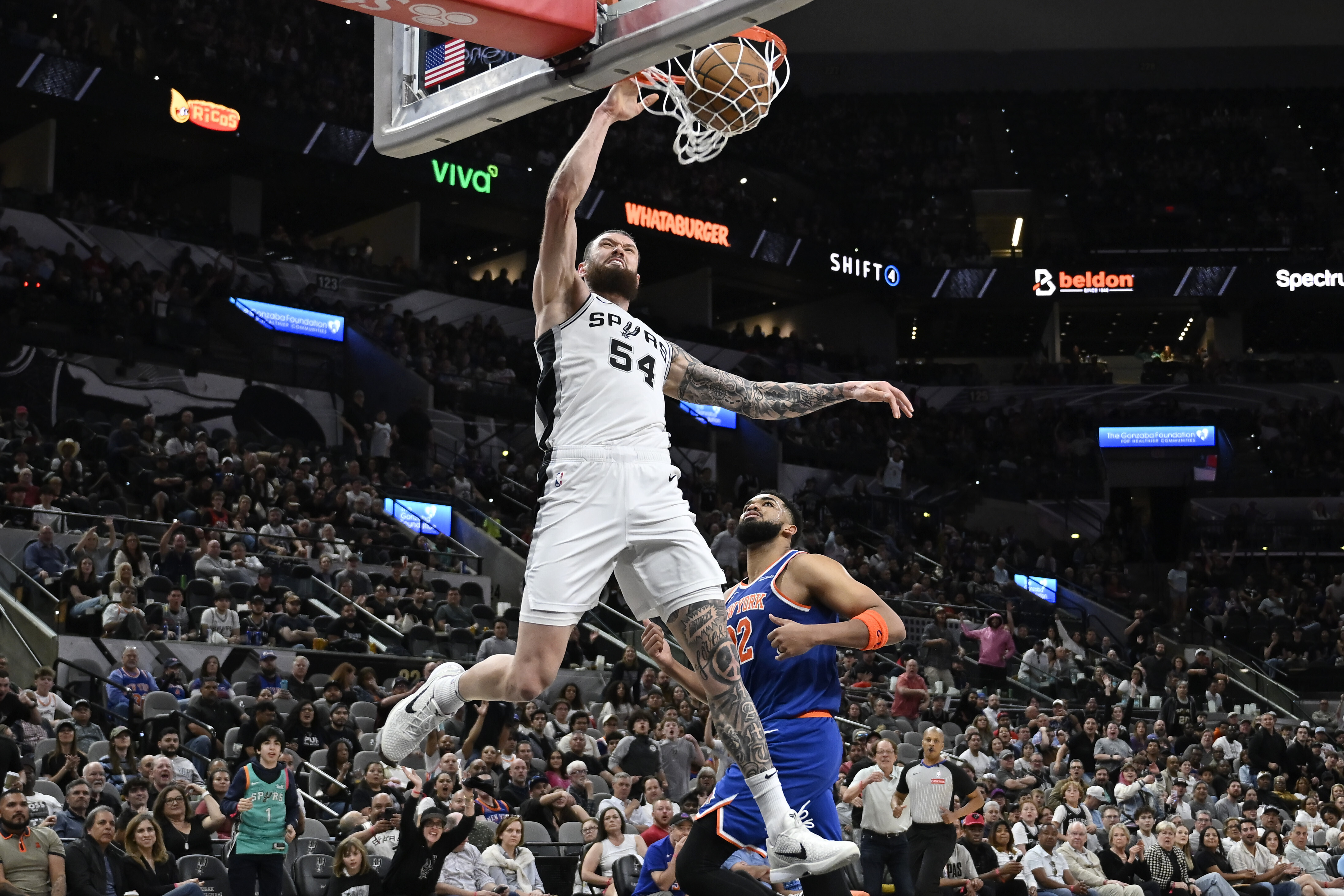 Mamukelashvili makes NBA history with 34 points in 19 minutes to fuel Spurs' 120-105 win over Knicks