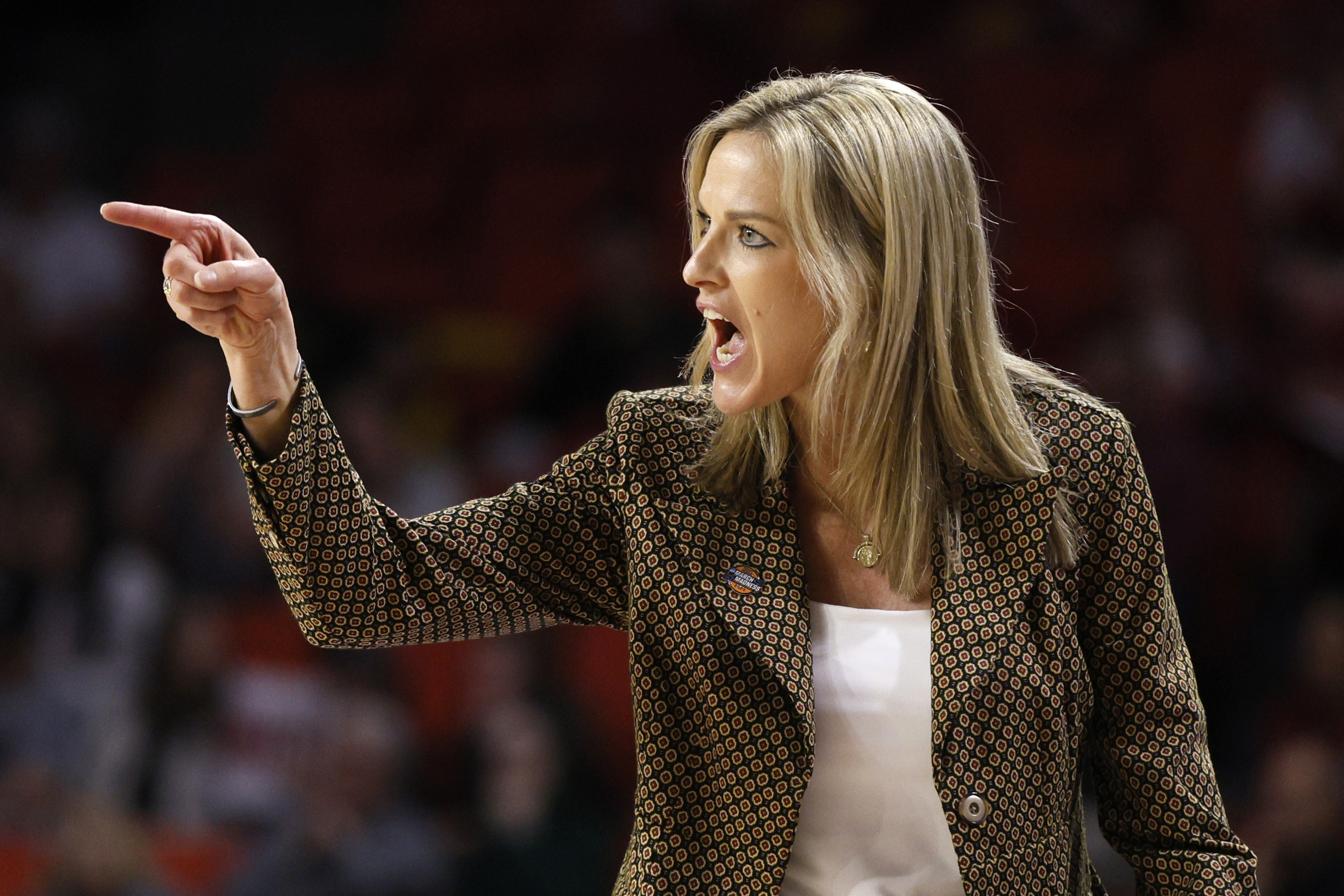 Oklahoma coach Baranczyk to face alma-mater, Iowa, for spot in Sweet 16