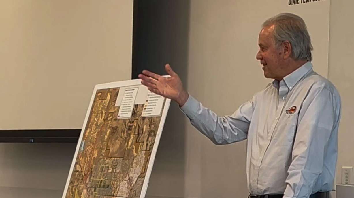 Ivins Mayor Chris Hart speaks to locals at the Virgin River Land Preservation Association's annual meeting in St. George, March 18.
