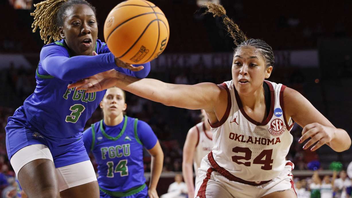 Florida Gulf Coast guard Cerina Rolle (3) and Oklahoma forward Skylar Vann (24) chase the ball during the second half in the first round of the NCAA college basketball tournament, Saturday, March 22, 2025, in Norman, Okla.