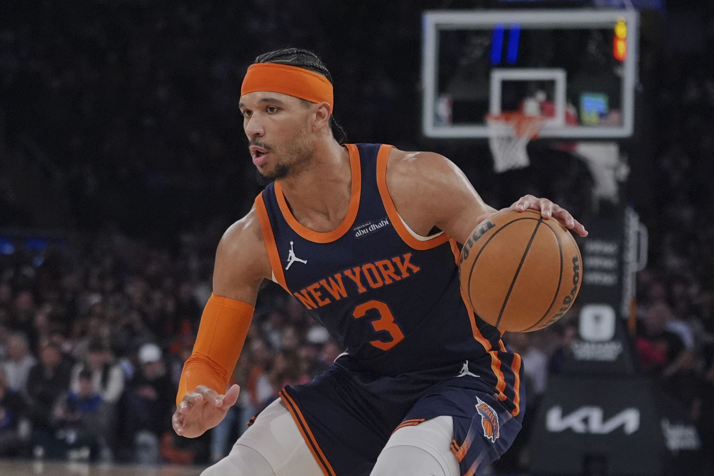 New York Knicks' Josh Hart (3) looks to pass during the first half of an NBA basketball game against the Dallas Mavericks Tuesday, March 25, 2025, in New York.