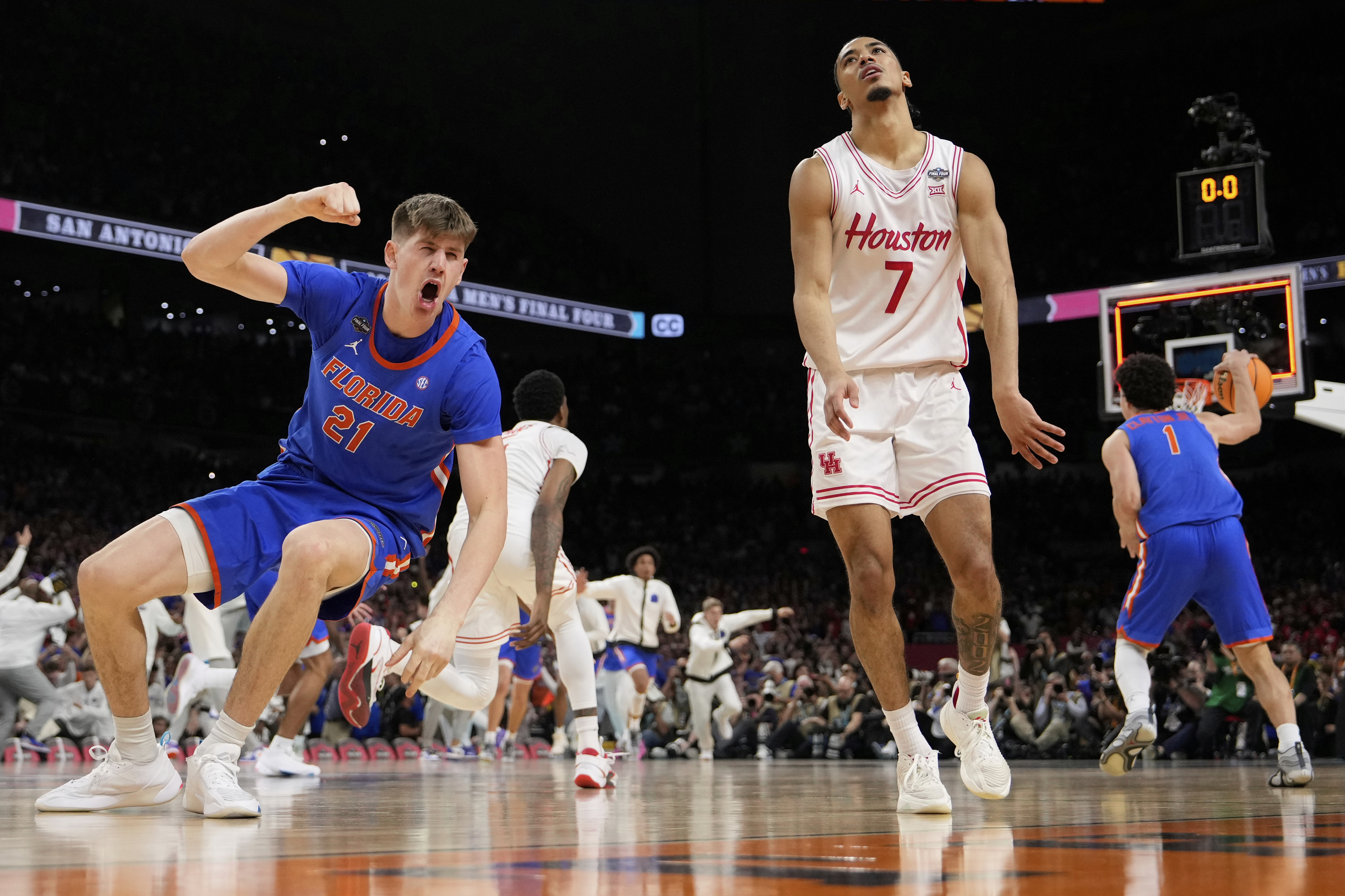 Florida forward Alex Condon celebrates after their win against the Houston in the national championship at the Final Four of the NCAA college basketball tournament, Monday, April 7, 2025, in San Antonio.