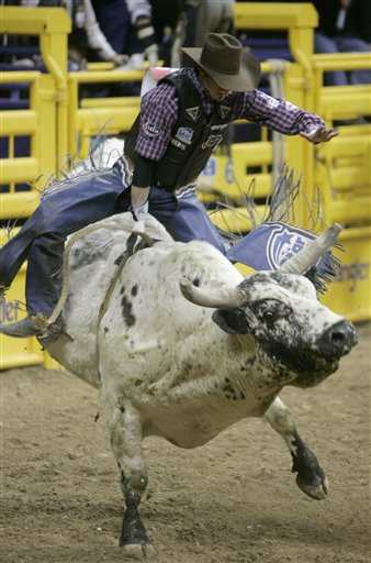 Utahns leading at National Finals Rodeo