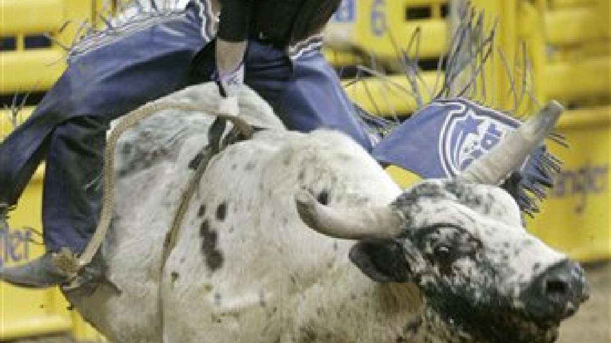 Utahns leading at National Finals Rodeo