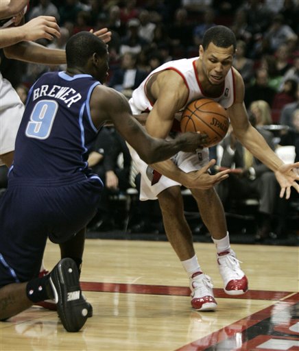 Roy has 29, Jazz lose 6th straight with 99-91 loss in Portland