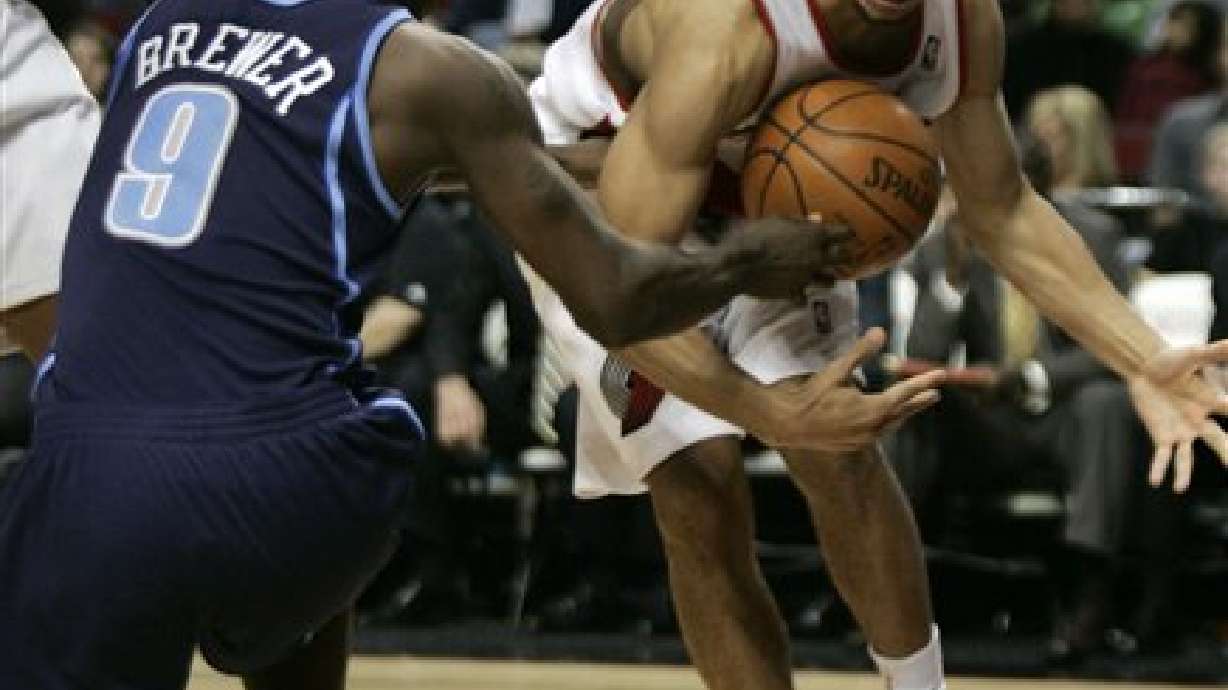 Roy has 29, Jazz lose 6th straight with 99-91 loss in Portland
