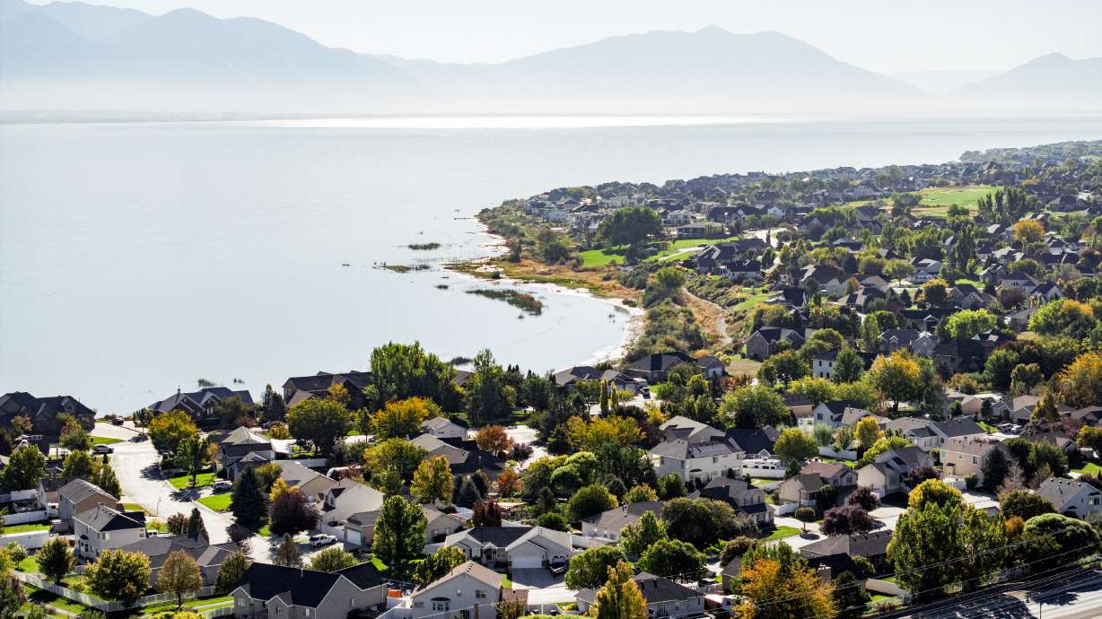 Homes along the shoreline of Utah Lake in Saratoga Springs on Oct. 2, 2024. A new report from the Kem C. Gardner Policy Institute shows the Beehive State's median household income ranks high compared with other states.