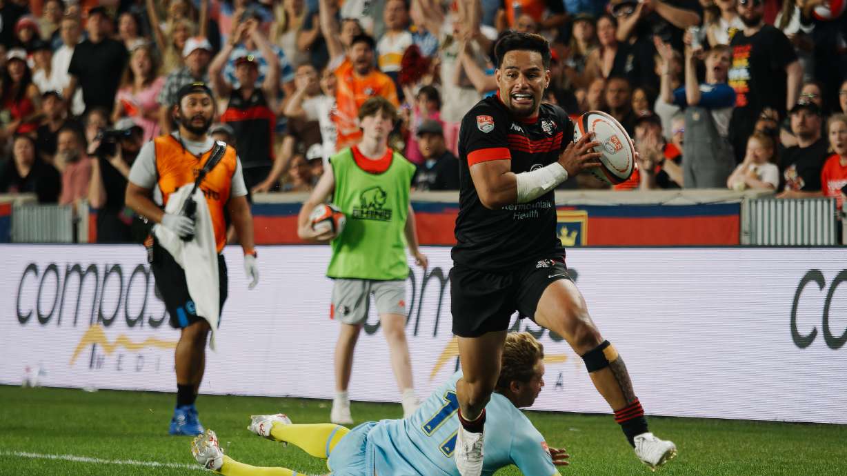 D'Angelo Leuila scored 13 points off the tee, and Joe Mano scored a pair of tries as the Warriors overpowered RFC Los Angeles 45-28 to improve to 4-0 on the road.