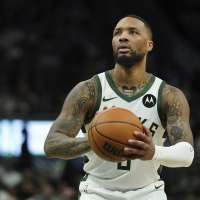 Damian Lillard returns from month-long absence, has mixed results in Bucks 123-115 loss to Pacers