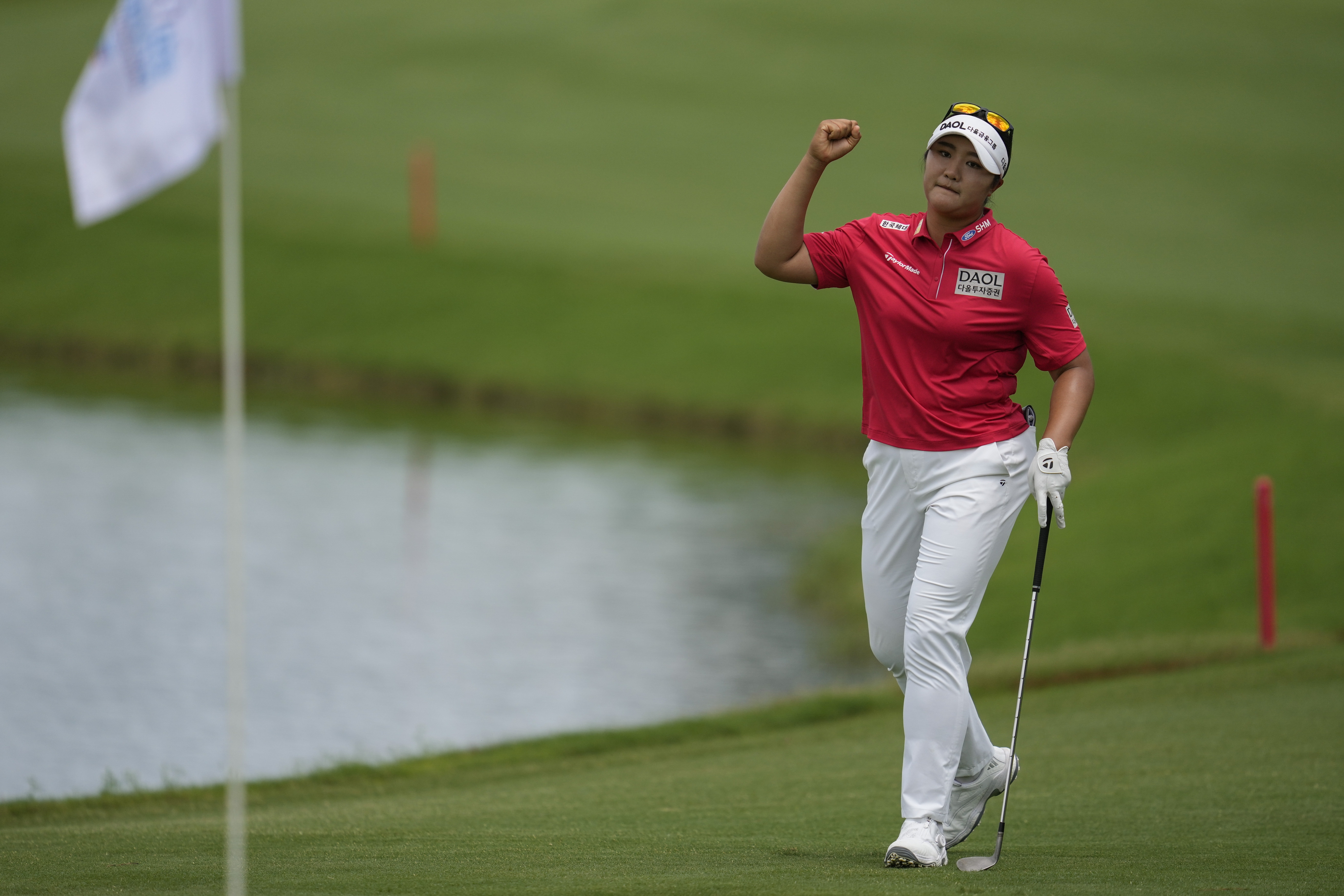 Haeran Ryu and Mao Saigo share the 3rd-round lead in the Chevron Championship