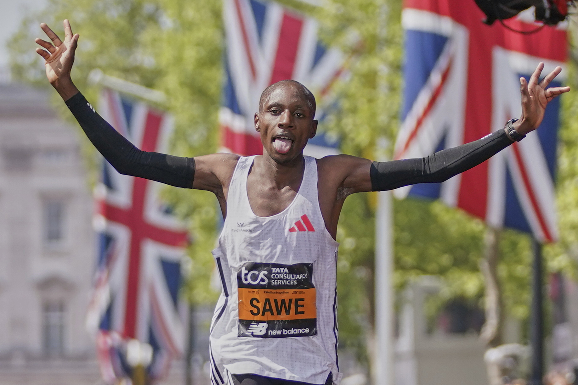 Kenyan runner Sawe wins London Marathon after solo breakaway. Assefa takes women's race