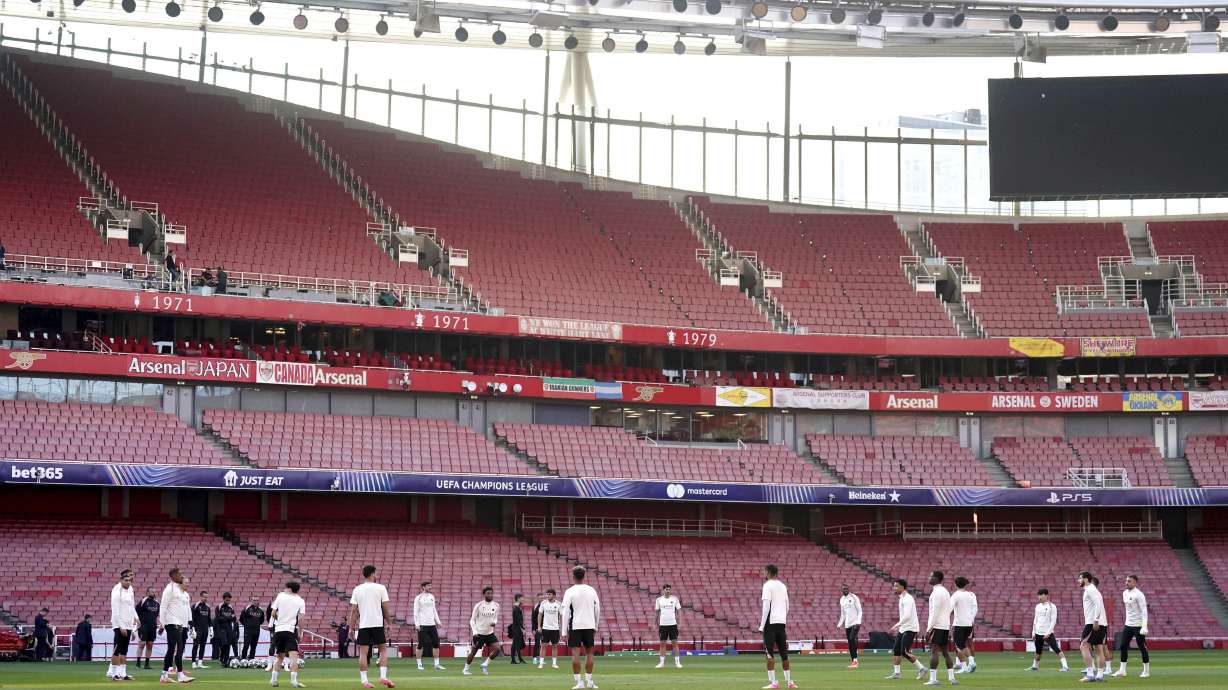 Paris Saint Germain players during a training session at Emirates Stadium, London, Monday, April 28, 2025, a day ahead of their Champions League semi final soccer match against Arsenal. /PA via AP)