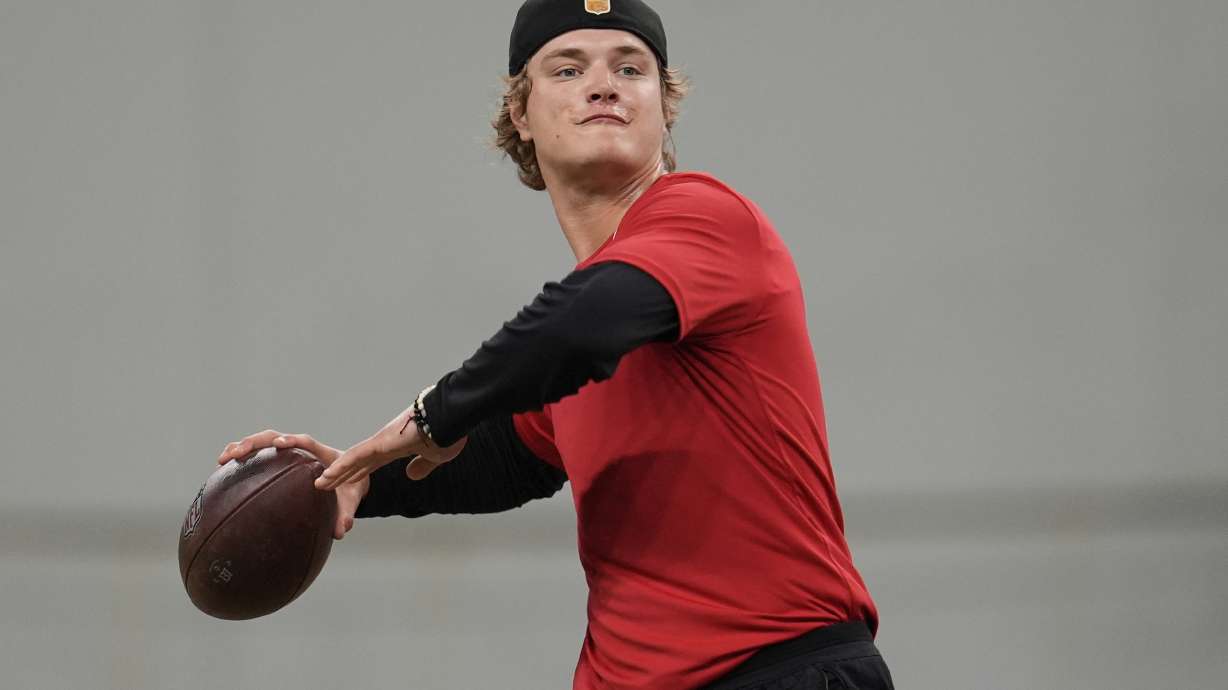 Minnesota Vikings quarterback J.J. McCarthy (9) takes part in drills during an NFL football team practice in Eagan, Minn., Tuesday, April 29, 2025.